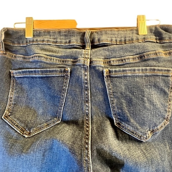 Old Navy Women’s Jeans 10 Rockstar Super Skinny Blue Distressed - Picture 3 of 7